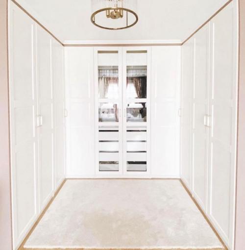 Спальня готова.  Решила сделать ее очень светлой и нежной. 07