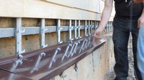 Выбор и установка отливов на цоколь дома. 01 Выбор и установка отливов на цоколь дома. 01