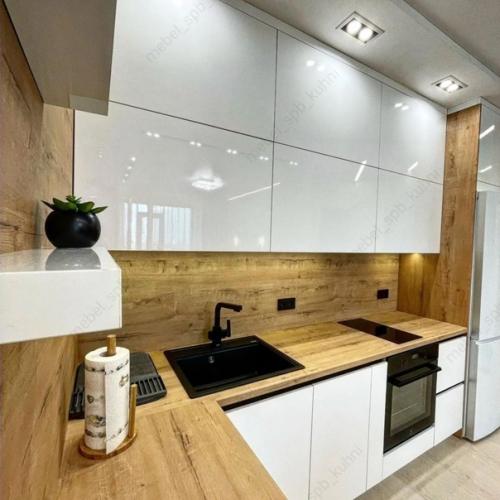 Выбрали для кухни глянец и ни разу не пожалели. 05