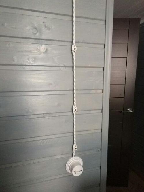 В загородном поселке, была задача, из старого вагончика сделать офис для товарищества собственников. 03