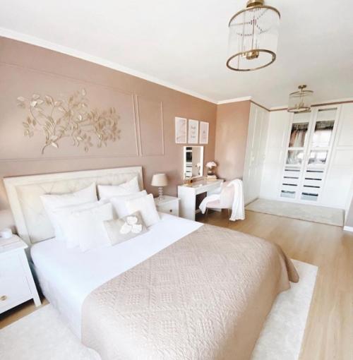 Спальня готова.  Решила сделать ее очень светлой и нежной. 03