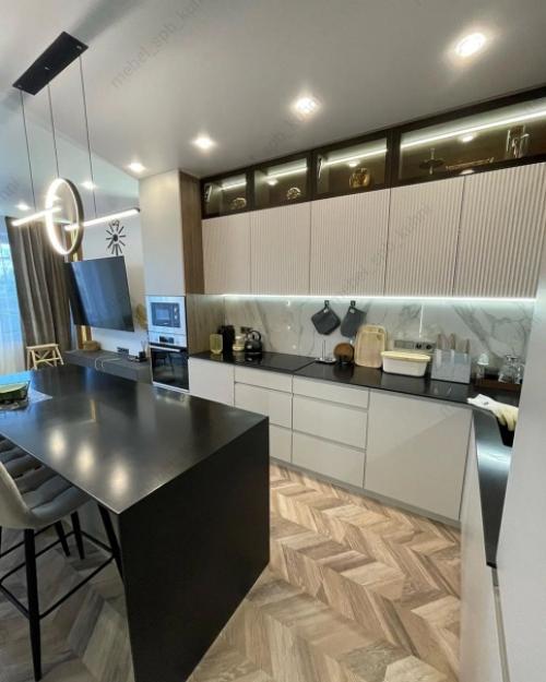 Кухня - гостиная в современном стиле в идеальном строительном исполнении. 07