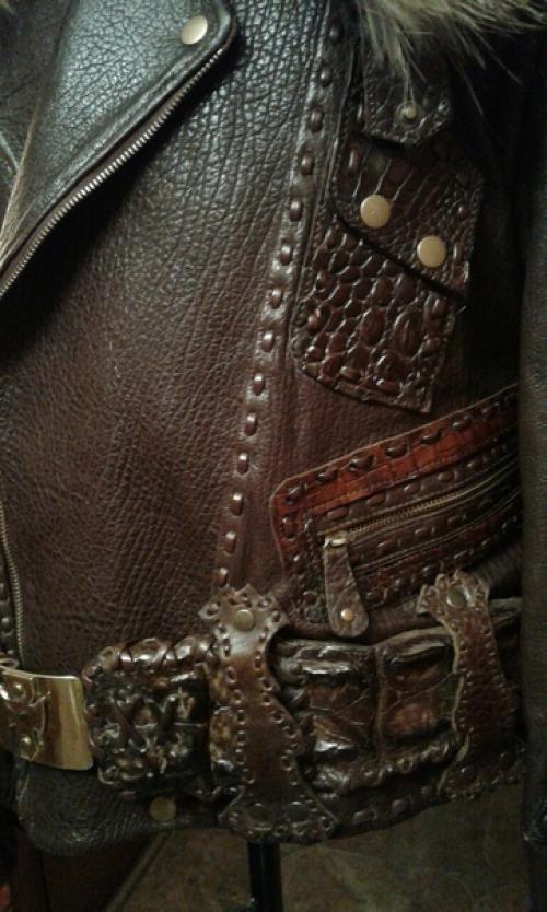 Сшил куртку косуху из 4 видов кожи. 07