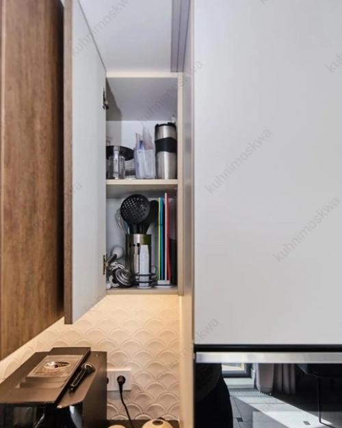 У нас кухня небольшая, но мы выжали из нее максимум. 08