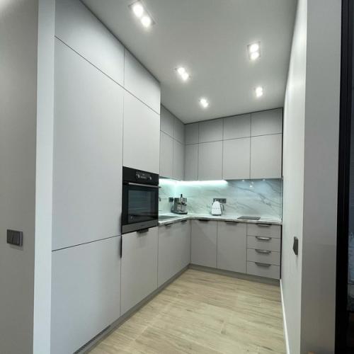 Кухня после монтажа в малогабаритной квартире. 01