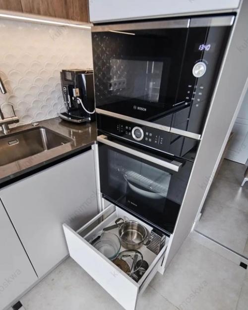 У нас кухня небольшая, но мы выжали из нее максимум. 02