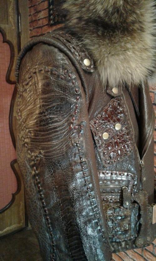 Сшил куртку косуху из 4 видов кожи. 05