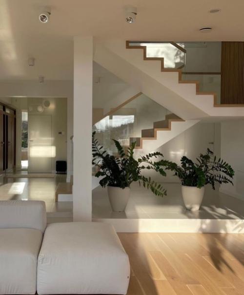 На такой огромной площади скандинавский стиль очень хорошо вписался. 08