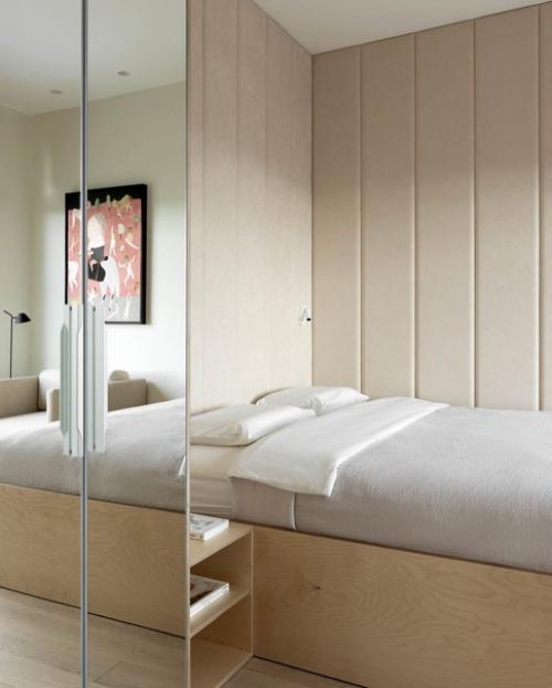 В изначальную планировку внесли одно значимое изменение - отказались от второй ванной комнаты в пользу довольно просторной гардеробной при входе. 06