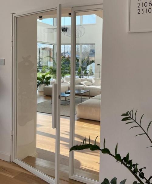 На такой огромной площади скандинавский стиль очень хорошо вписался. 04