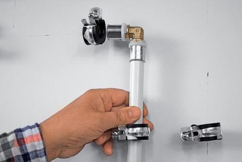 Санузлы: подводка труб к оборудованию. 07