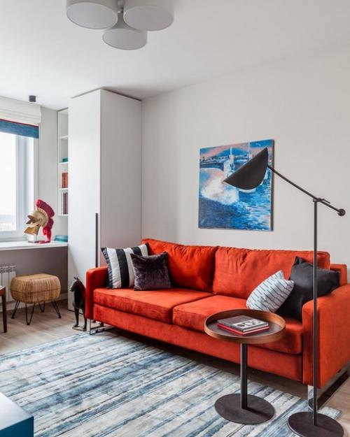 Изолированная кухня, гостиная, спальня, ванная, продуманные системы хранения - здесь поместилось все. 02