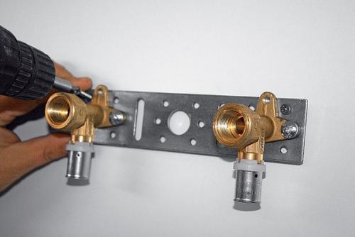 Санузлы: подводка труб к оборудованию. 05