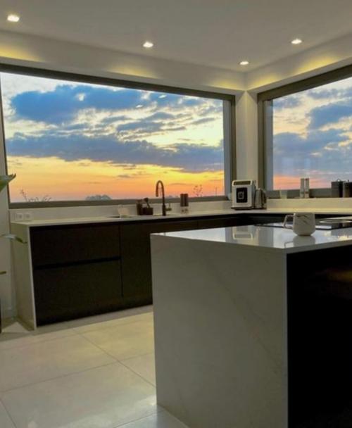 Остается только залипать и немного завидовать этой красоте. 01