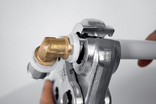 Санузлы: подводка труб к оборудованию. 04