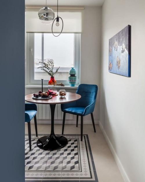 Изолированная кухня, гостиная, спальня, ванная, продуманные системы хранения - здесь поместилось все. 01