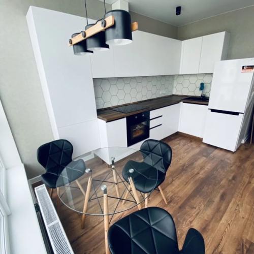 И мы тоже закончили капитальный ремонт квартиры. 01