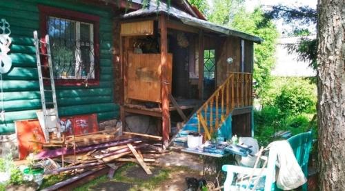 До и после: вплотную занялся старенькой верандой. 01