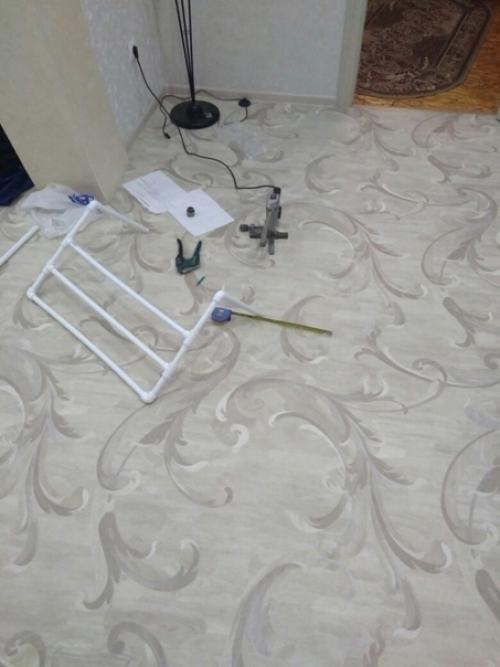 В случае если переехали на новую квартиру и сушки для белья не оказалось, то вот отличный выход! 01