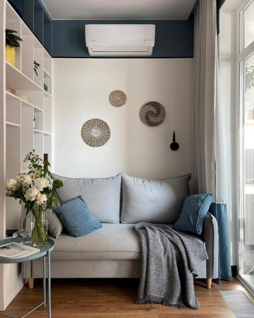 Насыщенный интерьер квартиры, стиль которой можно отнести к авторскому минимализму. 05