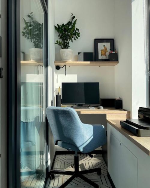 Насыщенный интерьер квартиры, стиль которой можно отнести к авторскому минимализму. 03