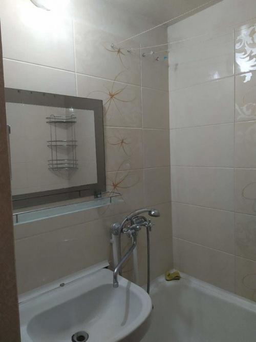 Облагородил ванную комнату родителям. 03