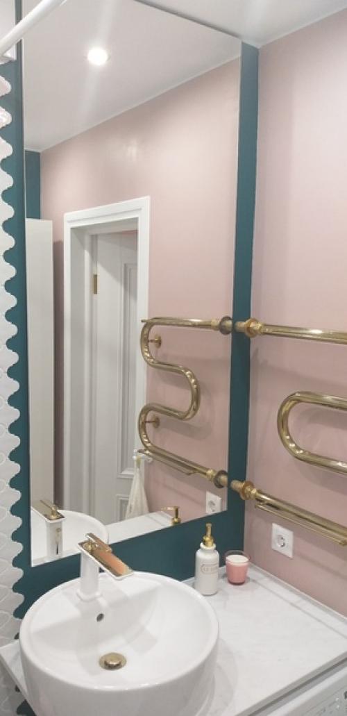 Здравствуйте!  Нестандартный ремонт в маленькой ванной и туалете. 02