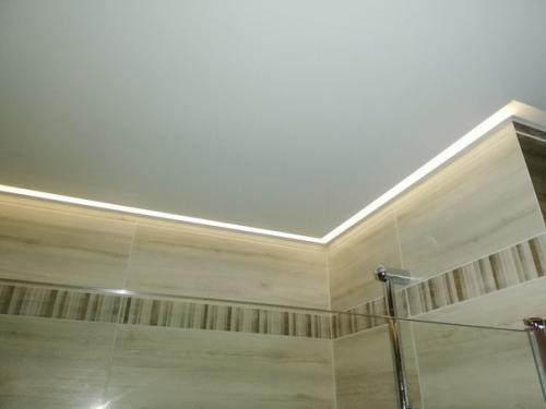 Сделали с напарником санузел в кирпичном доме. 09