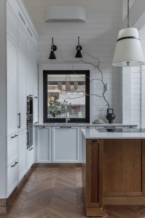 Скандинавский минимализм проявляется здесь во всей своей сдержанной красоте: ничего лишнего, только простота, чистота и продуманный уют. 01