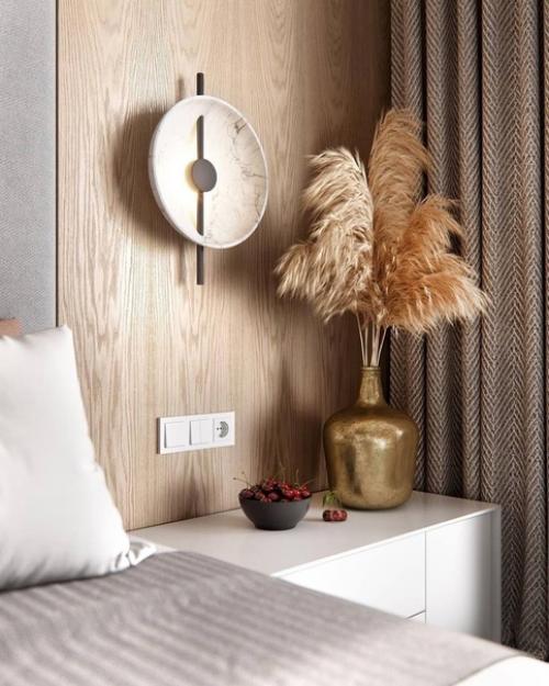 Когда спальня имеет прямоугольную форму, лучшее решение для хранения - конечно, гардеробная. 04