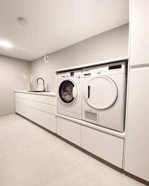 Какая красота.  Замечательно подобраны оттенки, без кучи декора, нет навязчивых акцентов. 05