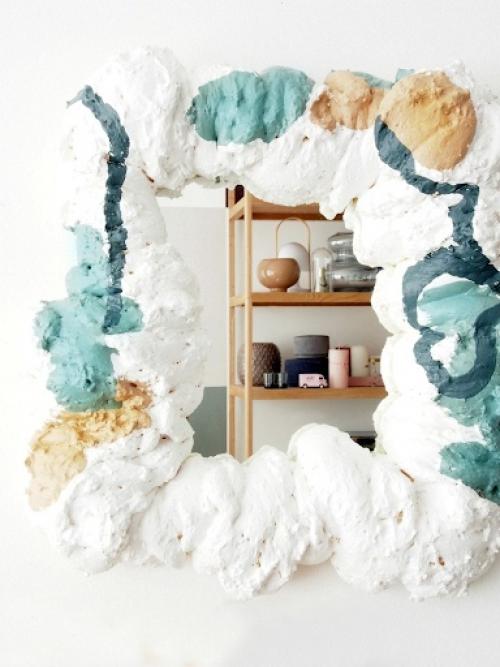 Для оригинального декора может хватить и подручных средств. 03