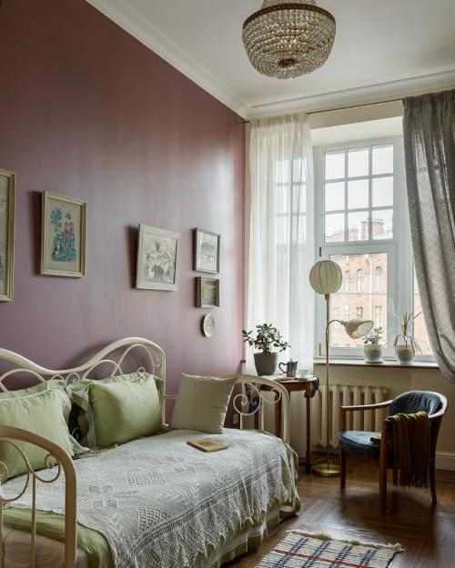 Это бережное слияние истории и современности, где каждая деталь дышит уважением к прошлому. 08