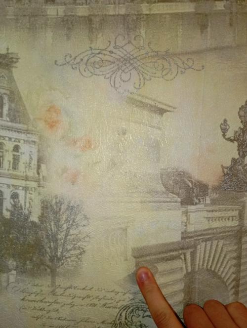 Добрый день!  Подскажите, пожалуйста, может, кто знает: на стене на кухне проступают желто - салатовые пятна, проходят сквозь обои. 01