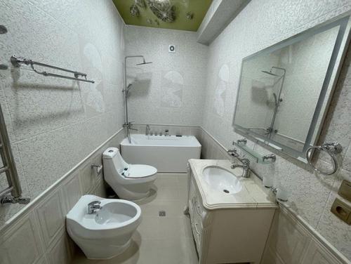 Трёхуровневый, 5 комнат. 06