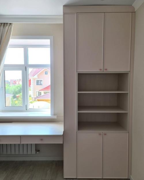 Оборудовали полноценную рабочую зону в детской комнате. 08