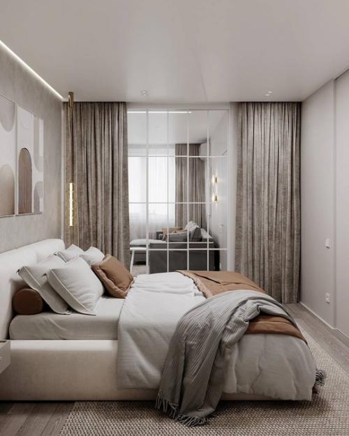 Интерьер светлой и уютной спальни с гардеробной в квартире площадью 84 m. 01