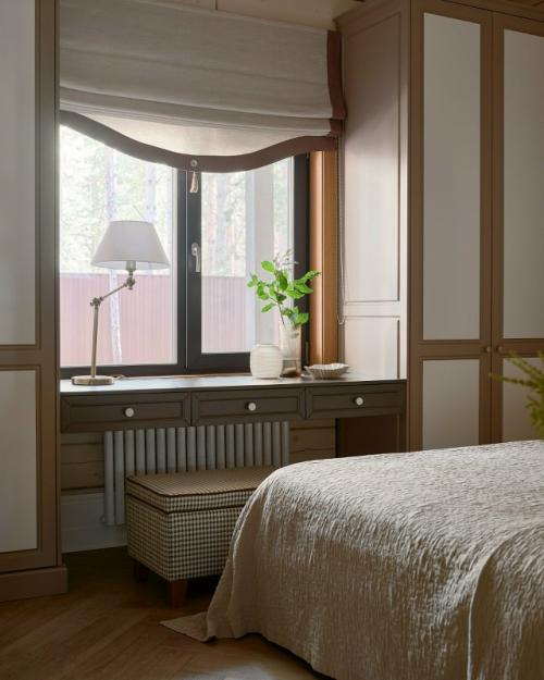 Этот дом расположен на уединённом участке, окружённом вековыми хвойными деревьями. 06