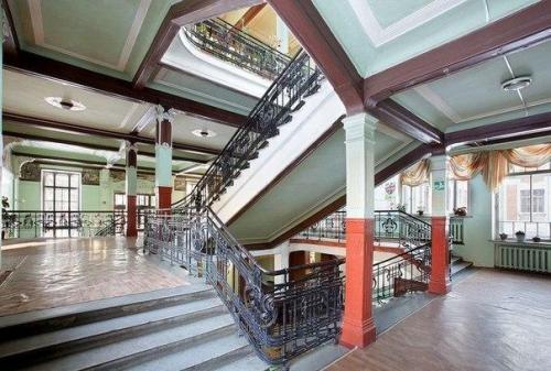 Самая красивая школа России - ногинская средняя школа номер 10. 03