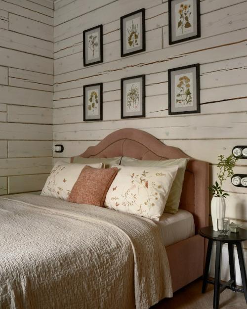 Этот дом расположен на уединённом участке, окружённом вековыми хвойными деревьями. 09