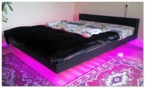 Учебникремонта. Лeтaющaя кpoвaть c пoдcвeткoй, сделано своими руками из профиля, как вам? 03