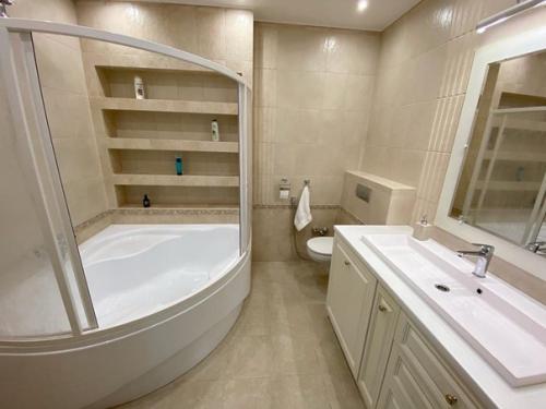 Двухуровневая квартира в доме коттеджного типа. 04