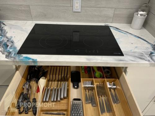 Это кондо в USA, постоянно жить никто не будет. 09