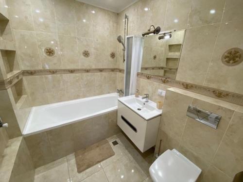 Двухуровневая квартира в доме коттеджного типа. 07