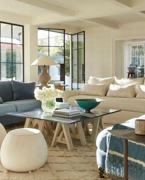 Насладимся этим замечательным загородным домом, где каждая деталь продумана до мелочей. 07