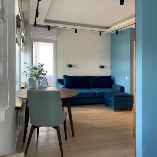 За основу дизайна взяты голубой и белый цвета. 06