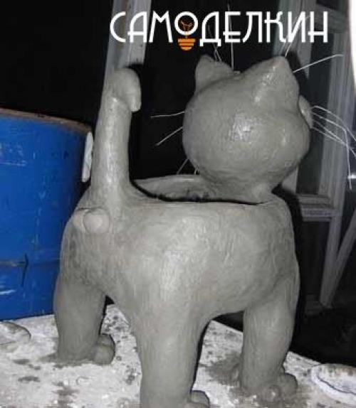 Этот забавный кот - клумба сделан из пластиковой бутылки и цемента. 05 Этот забавный кот - клумба сделан из пластиковой бутылки и цемента. 05