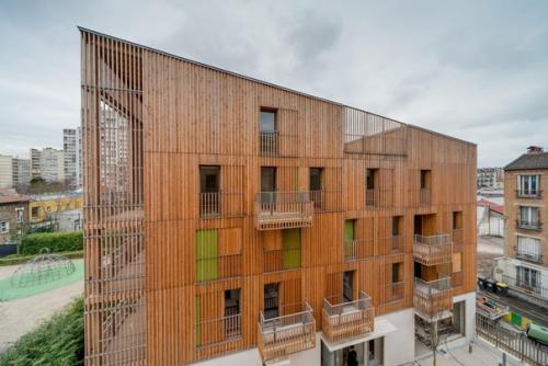 В большинстве европейских городов уже давно процветают компании, занимающиеся строительством типовых деревянных небоскребов. 02