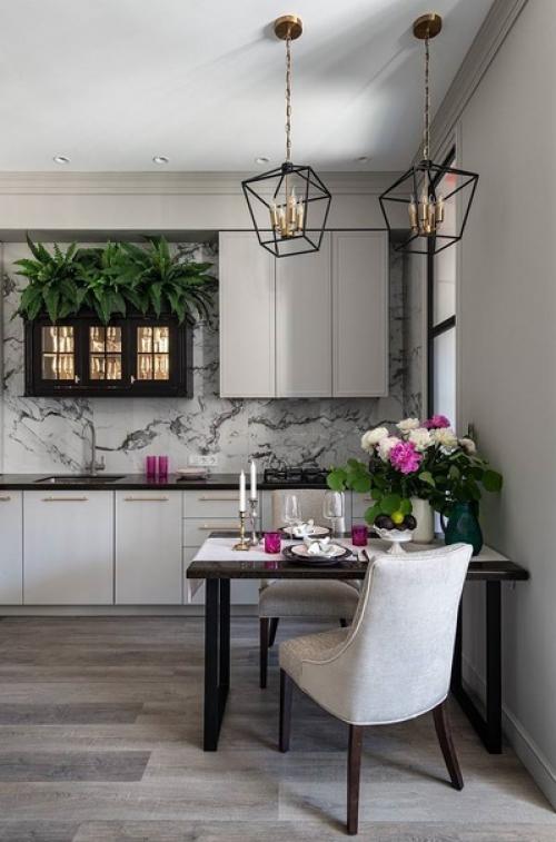 Много зеркал и обои на потолке! 09