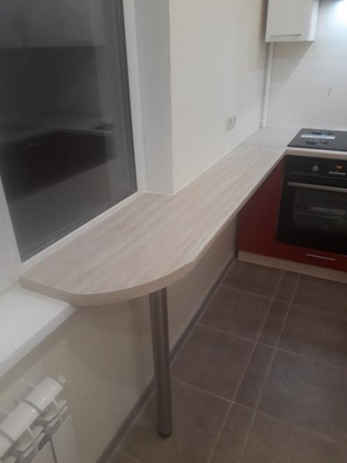 А вот наша новая, пока не обжитая правда, кухня! 01